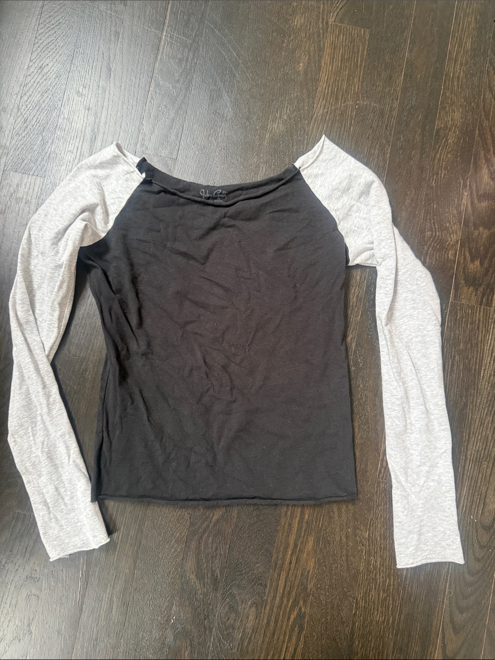 John Galt Women’s Black & Light Gray Raglan Long-Sleeve Top